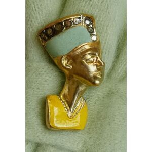 Vintage Cleopatra Egyptian small brooch.